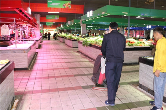 中山福菜市场全自动洗地机.jpg