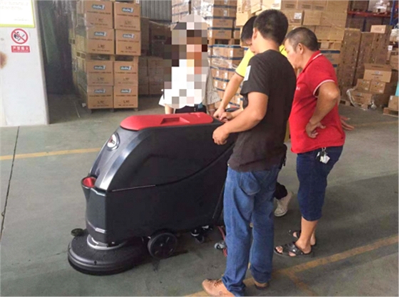 新能源电瓶能有效延长手推式洗地机工作时间吗(爱婴岛案例）475.png