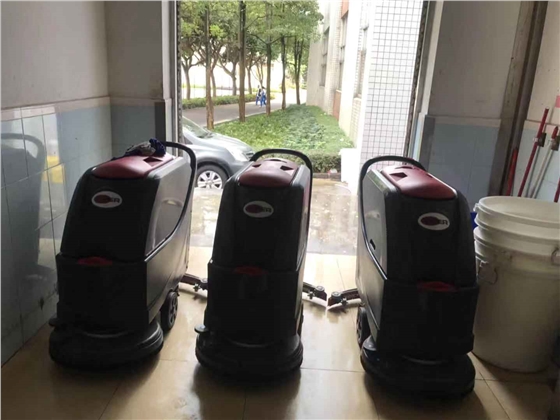 威霸手推式洗地机2.jpg