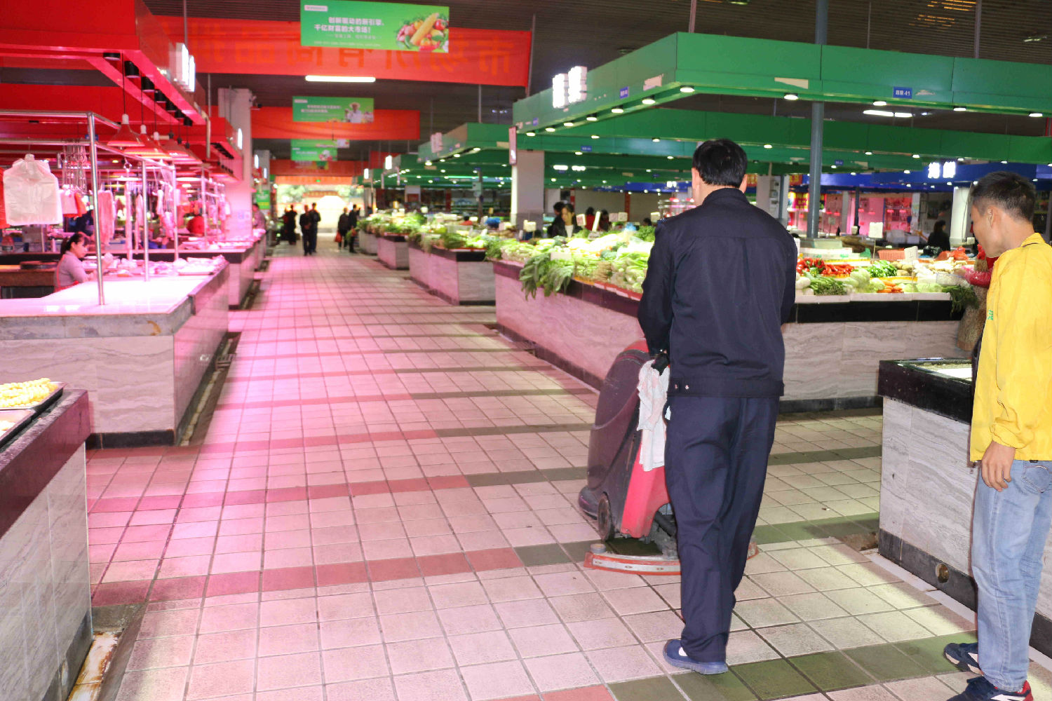 中山福菜市场全自动洗地机.jpg