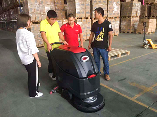 新能源锂电瓶能有效延长手推式洗地机工作时间吗？