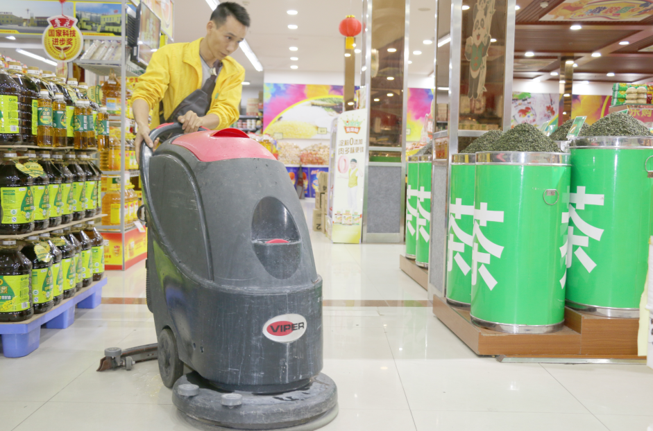 超市地面清洁该用什么样的清洁设备？