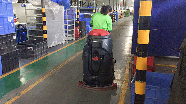 福利洁推荐威霸牌驾驶式洗地机获得某电器厂肯定